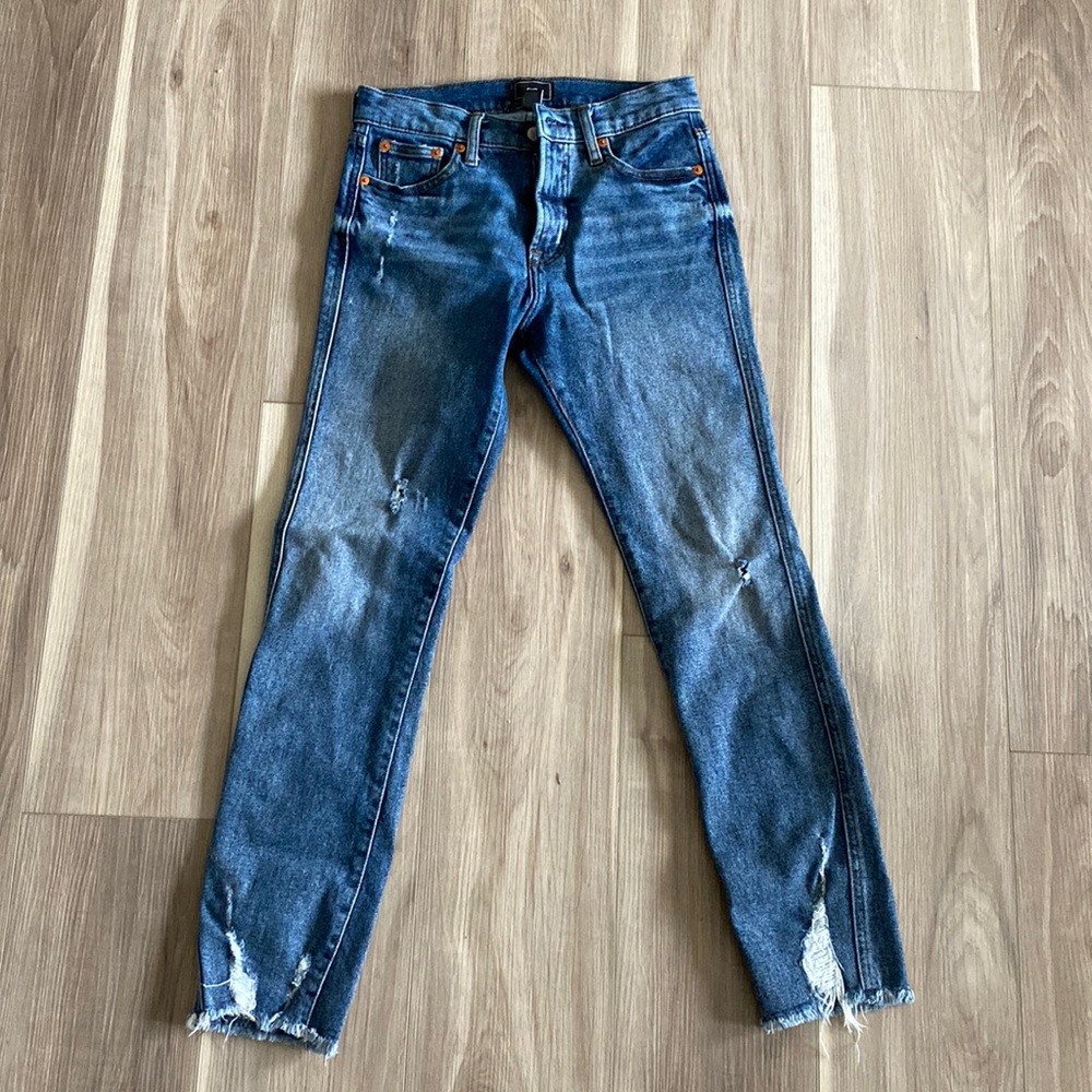 GAP jeans size 2 high rise & very flattering!